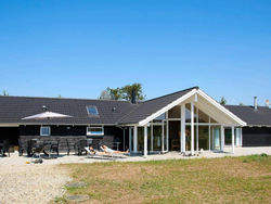 Five-Bedroom Holiday home in Højslev