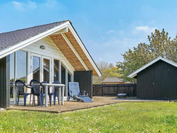 Three-Bedroom Holiday home in Hemmet 105