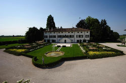 Borgo Dei Conti Della Torre