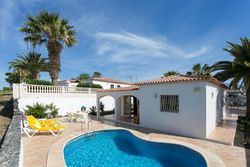 LUXURY SUNNY VILLA WITH BREATHTAKING VIEWS, FREE WIFI AND HEATED PRIVATE POOL