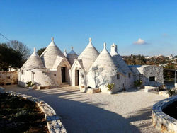 TRULLI TERRA DI MEZZO