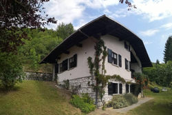 Villa nel verde tra montagna e laghi Idro e Garda