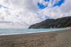 Casa RIVA Vista Mare di fronte alla Spiaggia e Mare