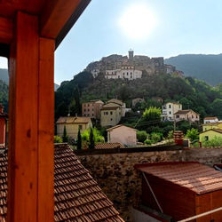 LA CASA DI UGO SOTTO IL BORGO